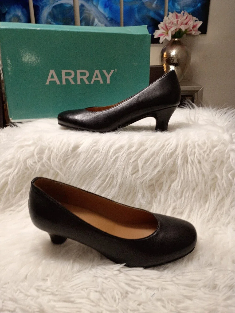 New ARRAY Flatter Black Leather Low Kitten Heel Pump 6M